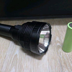 플래시라이트 Convoy L8 SBT90.2 26800 손전등