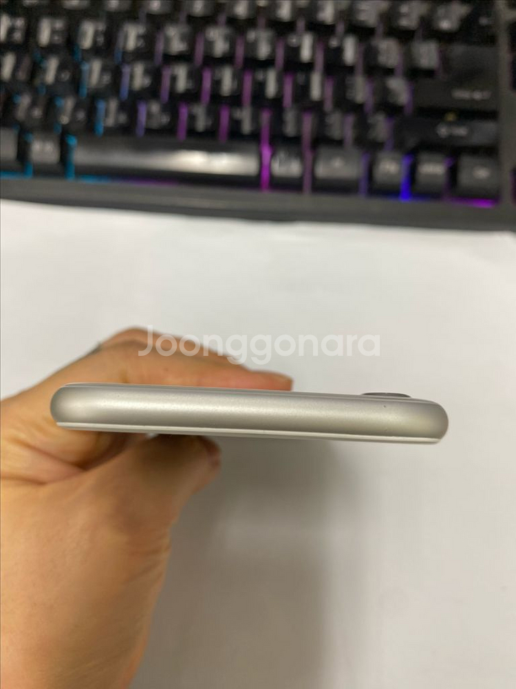 아이폰8 실버 특SSS급 256GB 배터리100%--3