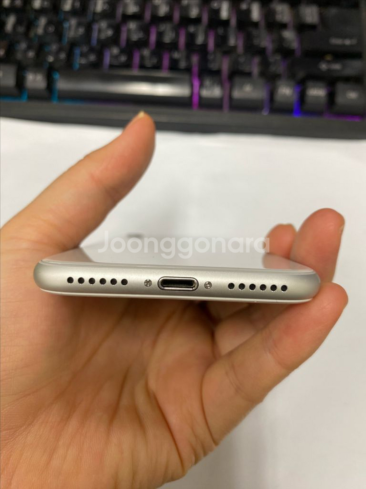 아이폰8 실버 특SSS급 256GB 배터리100%--6