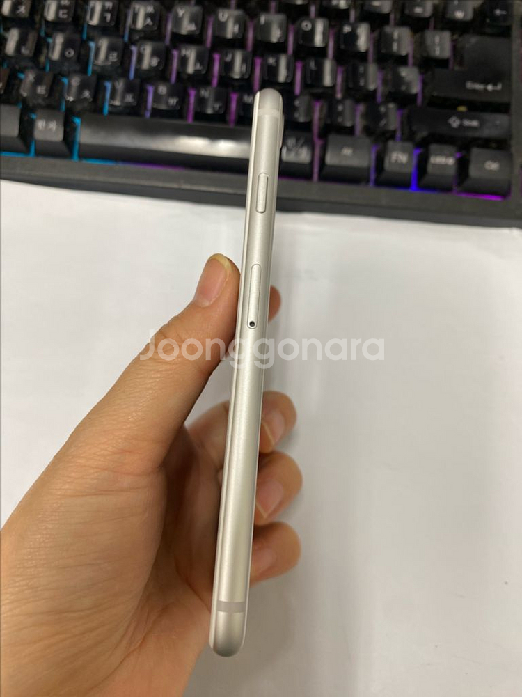 아이폰8 실버 특SSS급 256GB 배터리100%--5