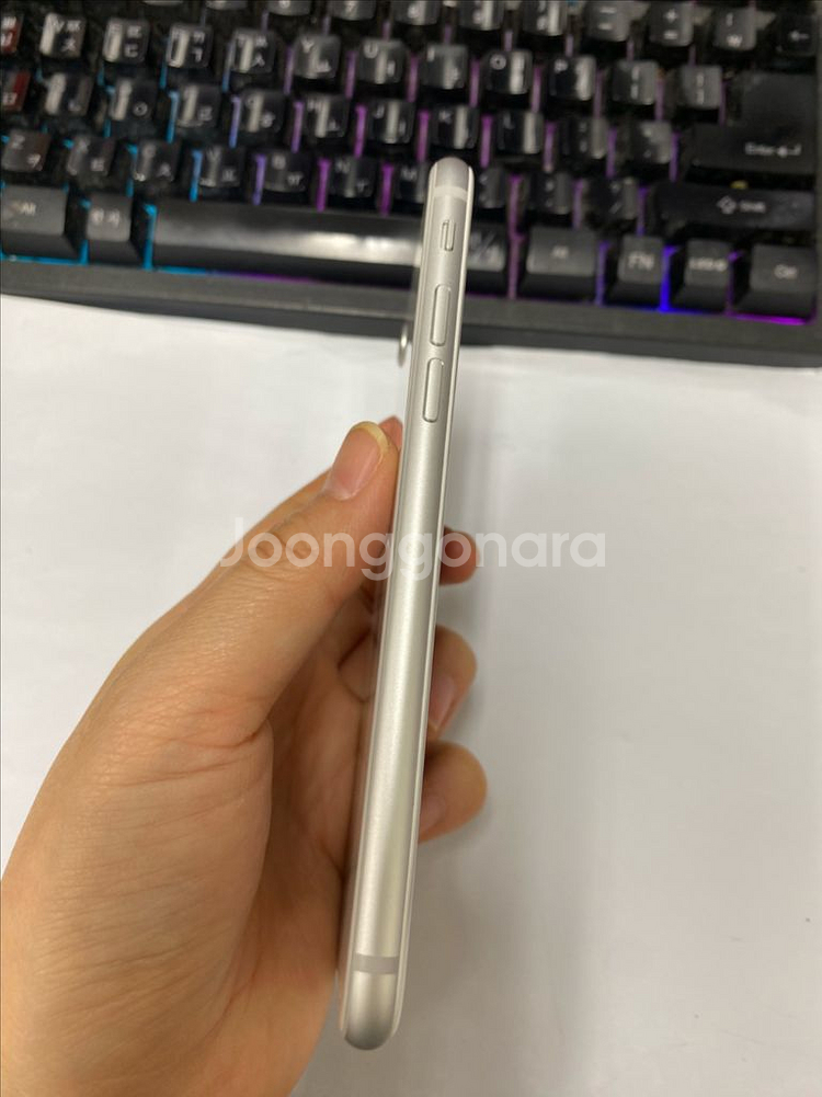 아이폰8 실버 특SSS급 256GB 배터리100%--4