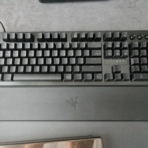 레이저 헌츠맨 v3 pro 풀배열 키보드 팝니다