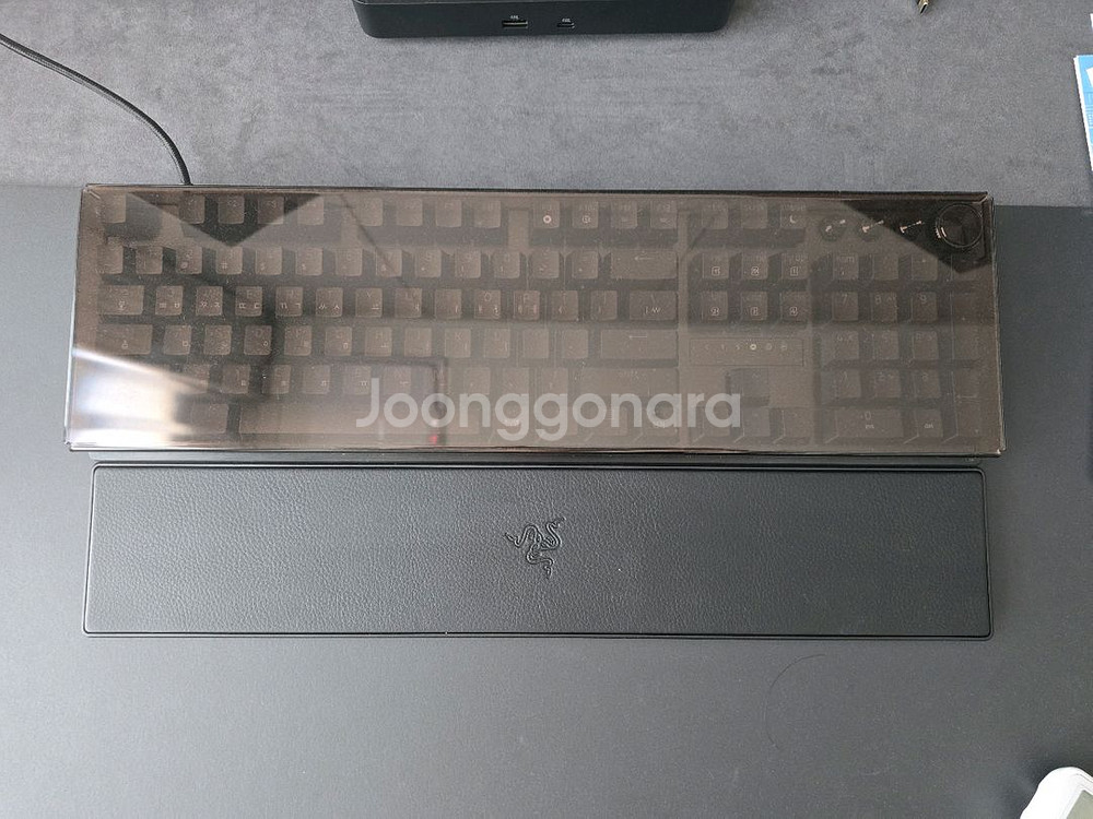 레이저 헌츠맨 v3 pro 풀배열 키보드 팝니다--1