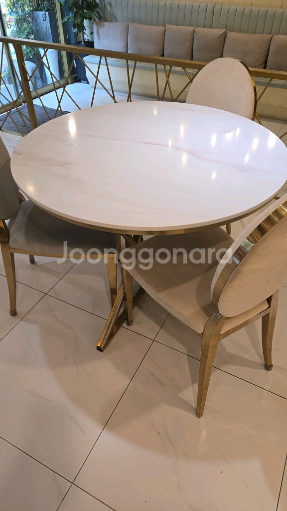 원형 화이트마블 천연 대리석 대형 식탁 세트--0