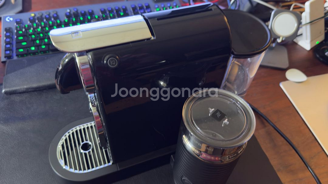 네스프레소 시티즈 앤 밀크 커피머신 우유거품기 2개--0