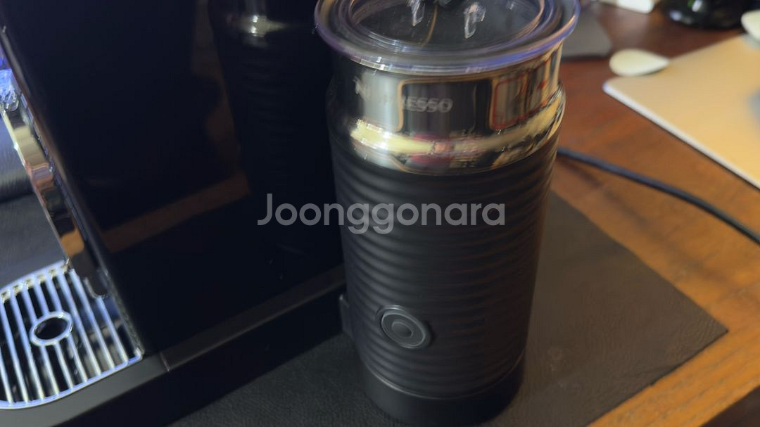 네스프레소 시티즈 앤 밀크 커피머신 우유거품기 2개--4