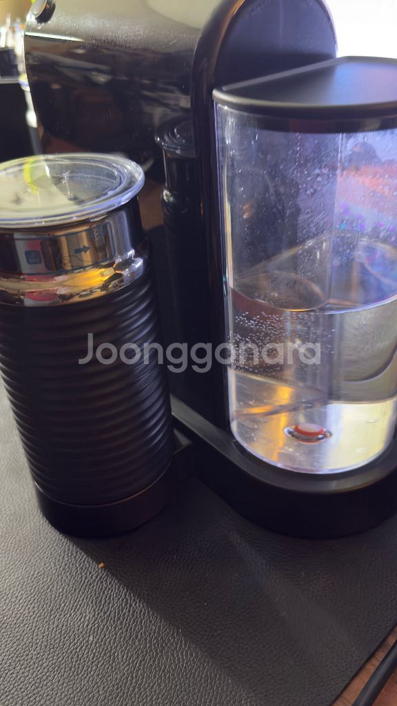 네스프레소 시티즈 앤 밀크 커피머신 우유거품기 2개--5