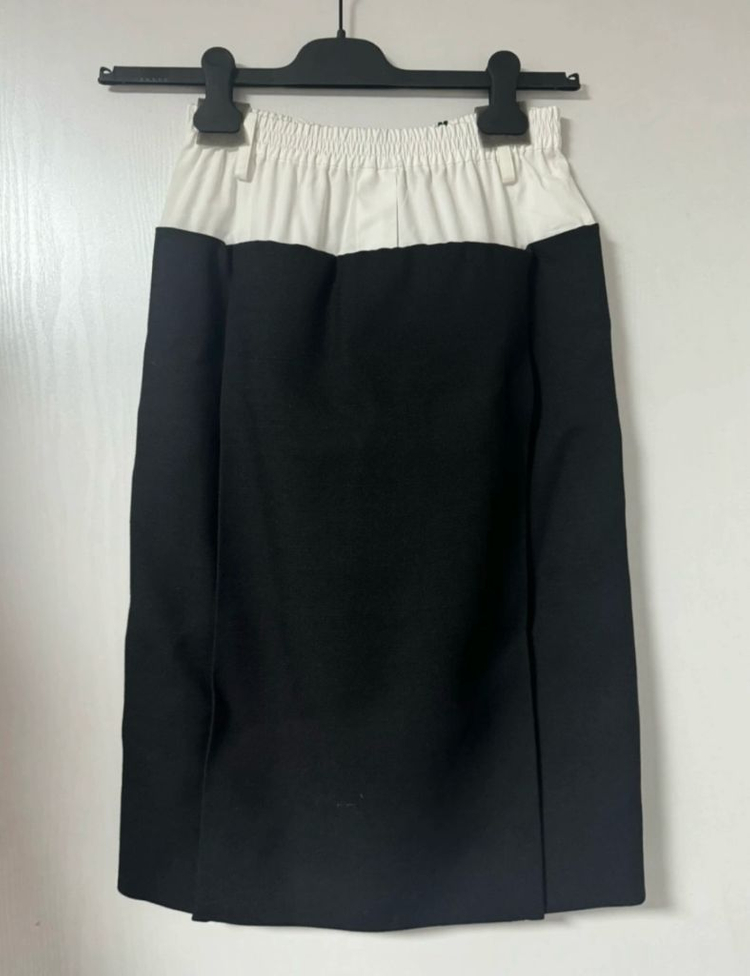 새상품 Fendi 펜디 미디스커트 치수 75--3