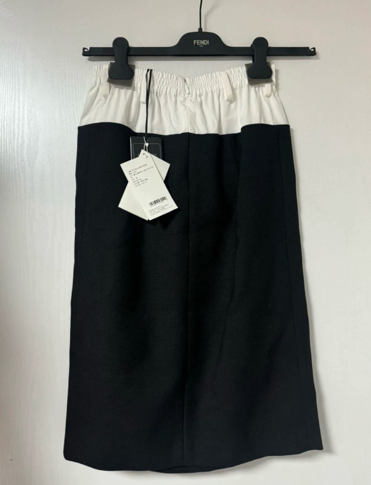 새상품 Fendi 펜디 미디스커트 치수 75--4