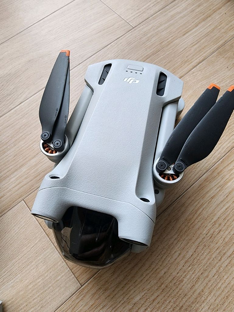 DJI Mini 3 pro 플라이 모어 킷 플러스 드론 세트 (새상품급)--1