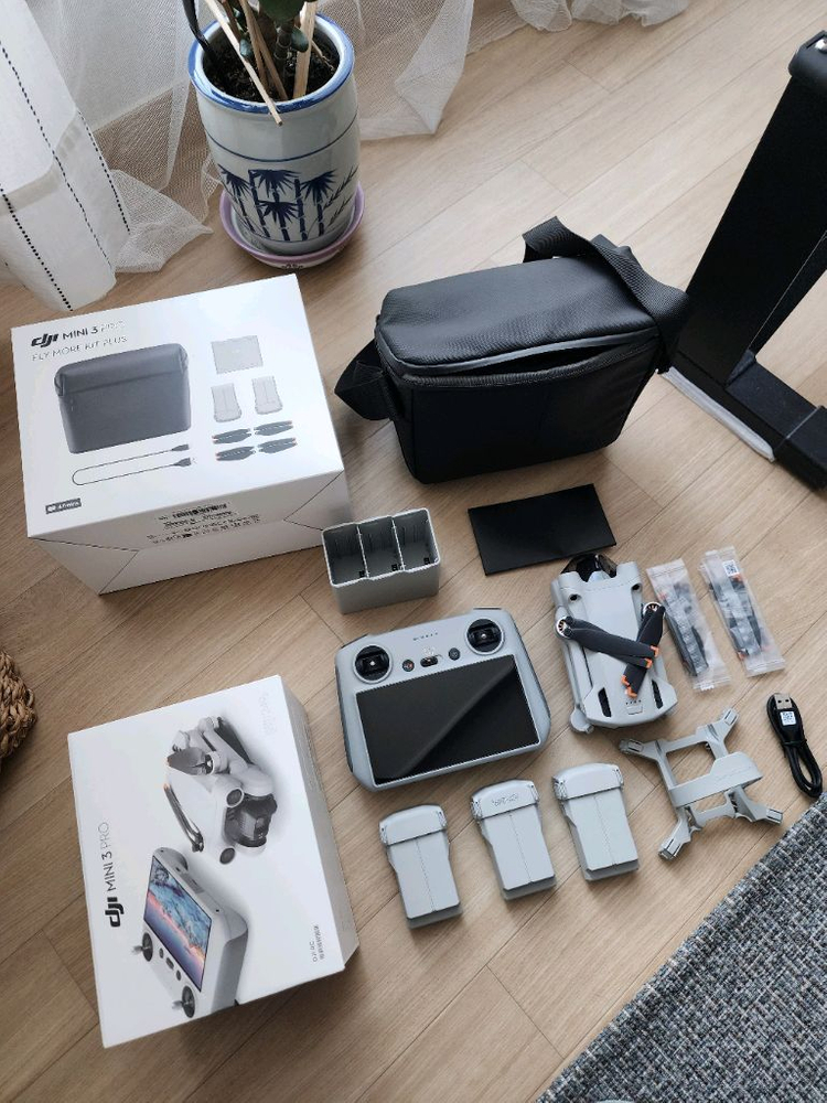DJI Mini 3 pro 플라이 모어 킷 플러스 드론 세트 (새상품급)--0