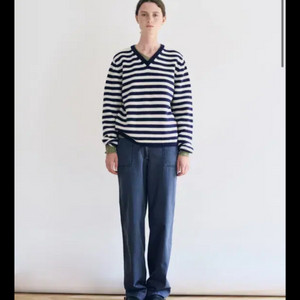 낫띵리튼 몰리 브이넥 풀오버 s