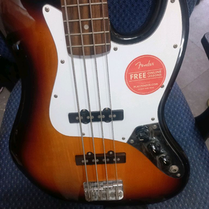 스콰이어 펜더 어피니티 베이스기타