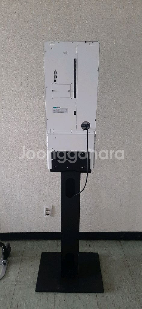 아임유P2C키오스크 KIO-F21J1 스탠드형키오스크--3