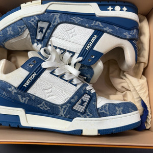 루이비통 트레이너 데님 스니커즈