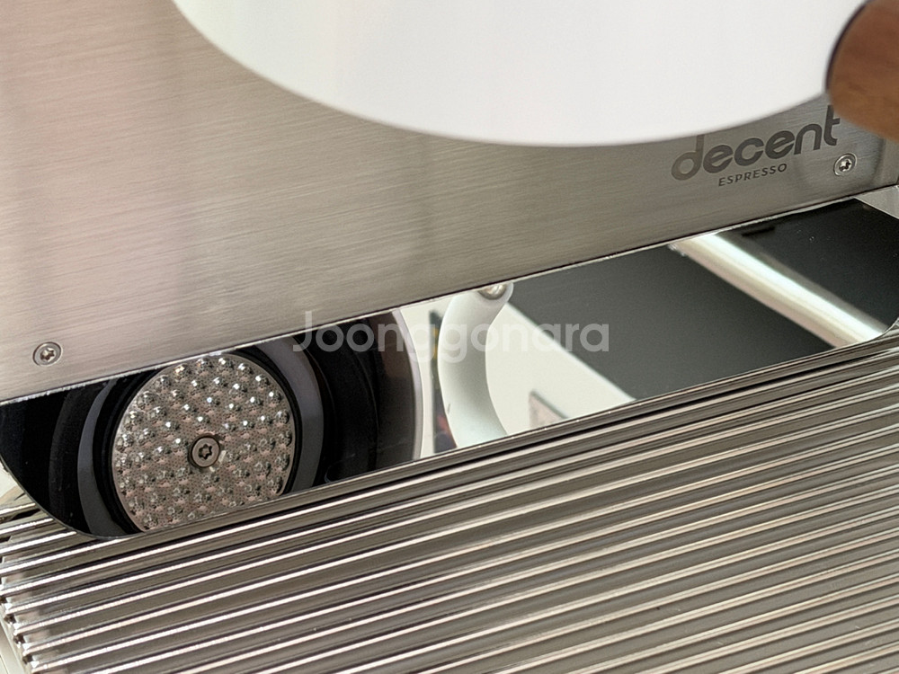 디센트 에스프레소 XXL 커피머신 화이트 판매합니다.--3