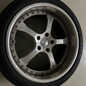 19인치 bmw 전용 오즈라파엘로 휠 타이어 팝니다.