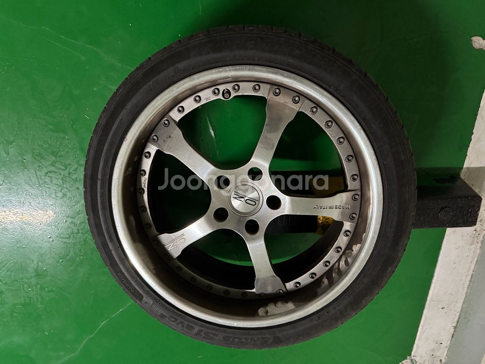 19인치 bmw 전용 오즈라파엘로 휠 타이어 팝니다.--1