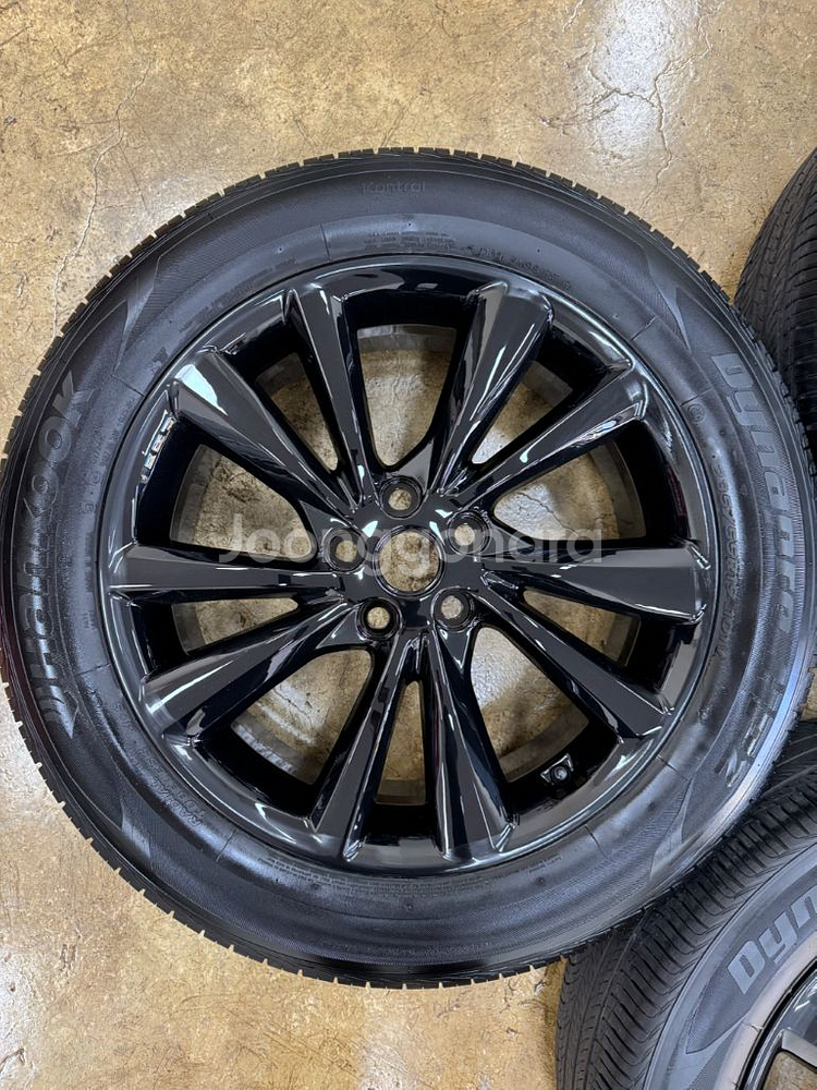 더 뉴 카니발 19인치 순정휠타이어 팝니다--4