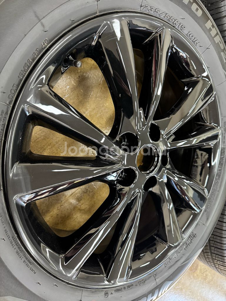 더 뉴 카니발 19인치 순정휠타이어 팝니다--6