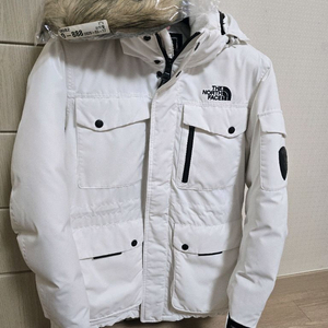 크린토피아 세탁 완료 노스페이스 남녀 공용 맥머도 에어 2 구스 흰색 파카 NJ1DI52D 팝니다.