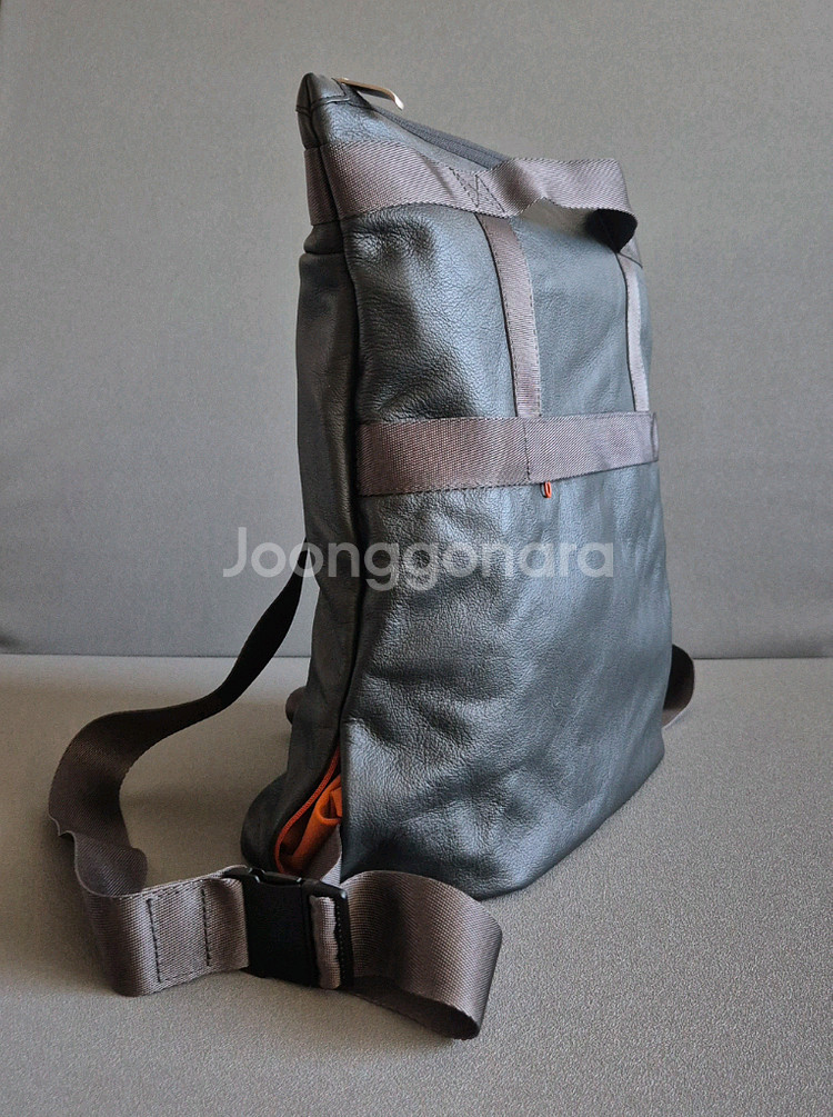 만다리나덕 가죽백팩 크로스백 새상품--1