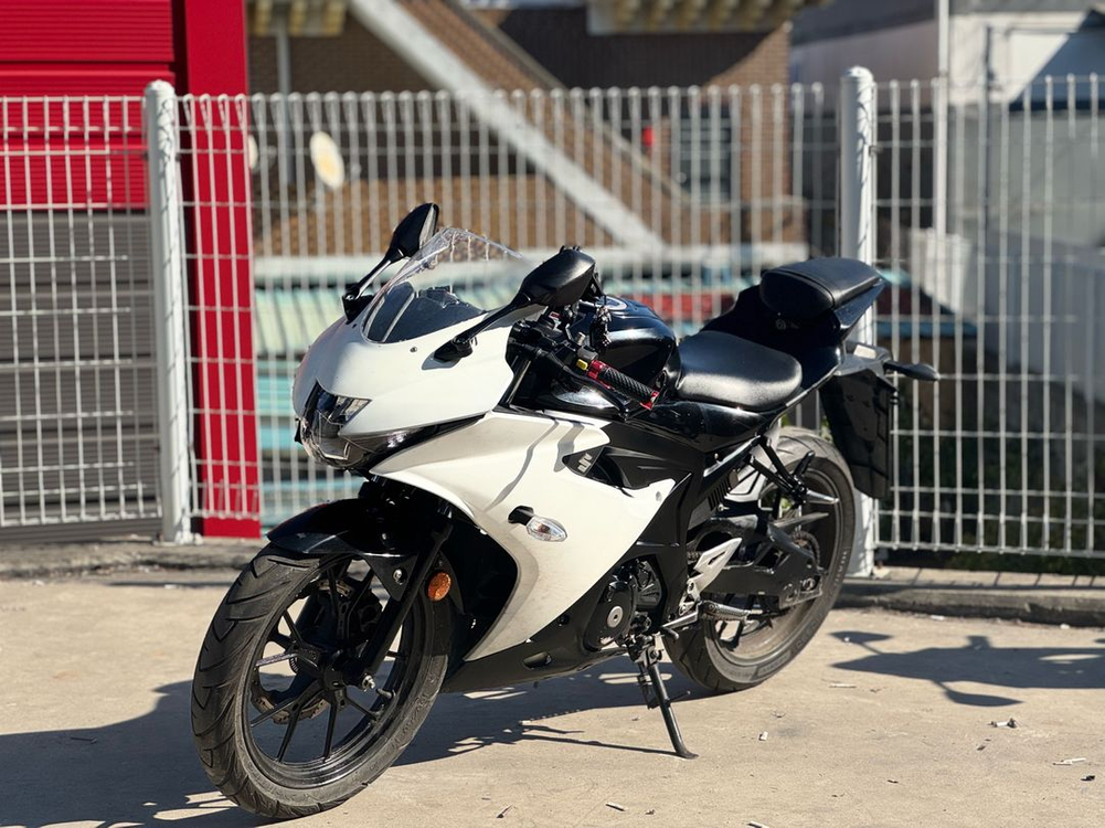 스즈키 gsx-r 125cc 19년식 3만키로 흰색컬러 판매합니다 이미지