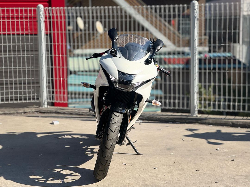 스즈키 gsx-r 125cc 19년식 3만키로 흰색컬러 판매합니다 이미지