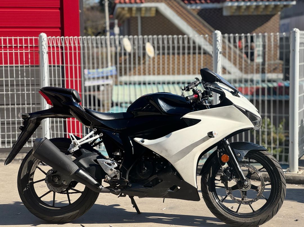 스즈키 gsx-r 125cc 19년식 3만키로 흰색컬러 판매합니다 이미지