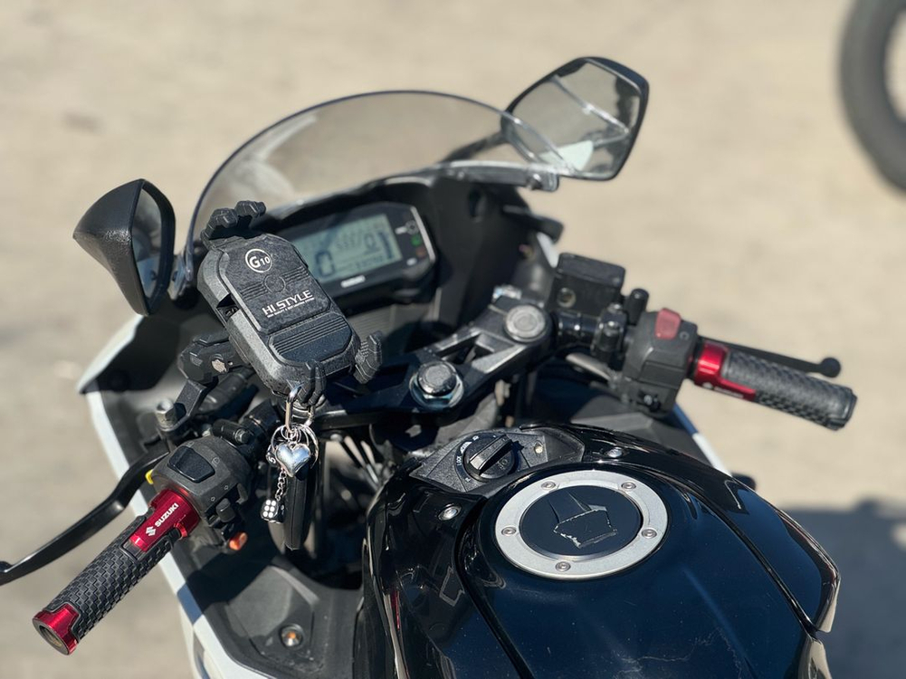 스즈키 gsx-r 125cc 19년식 3만키로 흰색컬러 판매합니다 이미지
