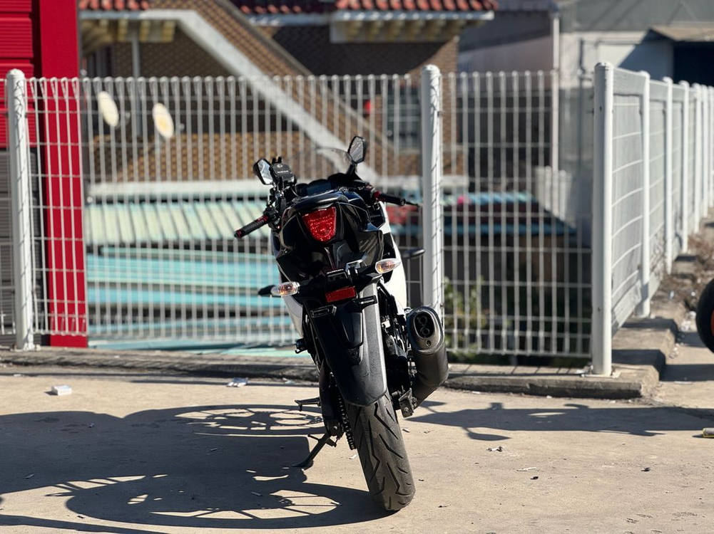 스즈키 gsx-r 125cc 19년식 3만키로 흰색컬러 판매합니다 이미지