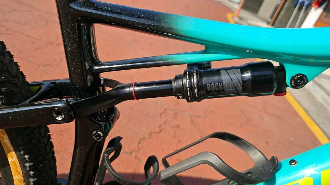 에스웍 에픽풀샥 m사이즈 조립 mtb 이미지