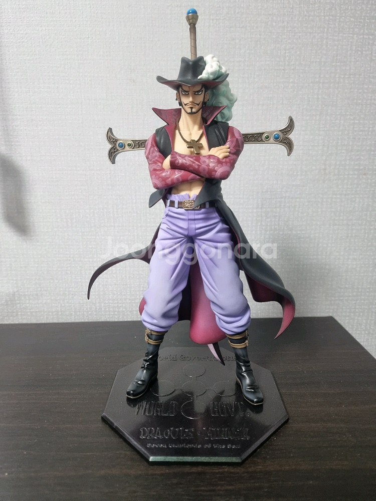 원피스 pop 미호크 피규어 판매합니다--0