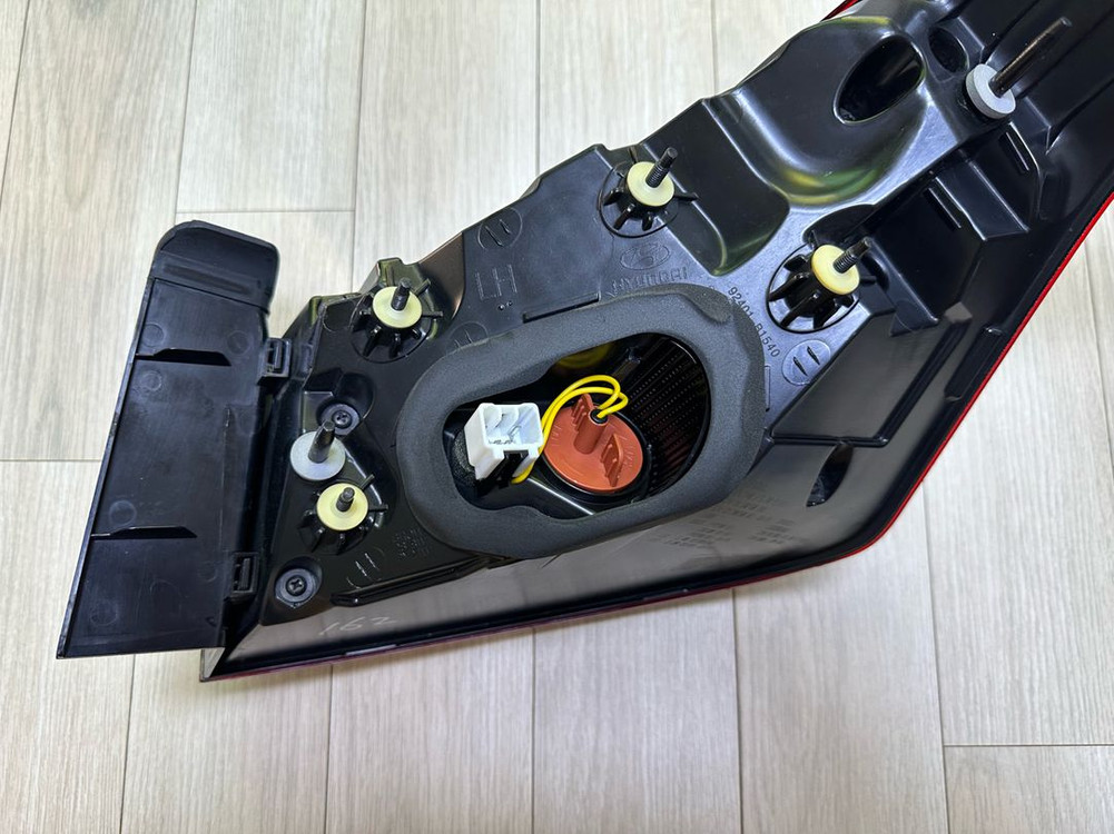 제네시스 G80 리어콤비네이션 한대분--7