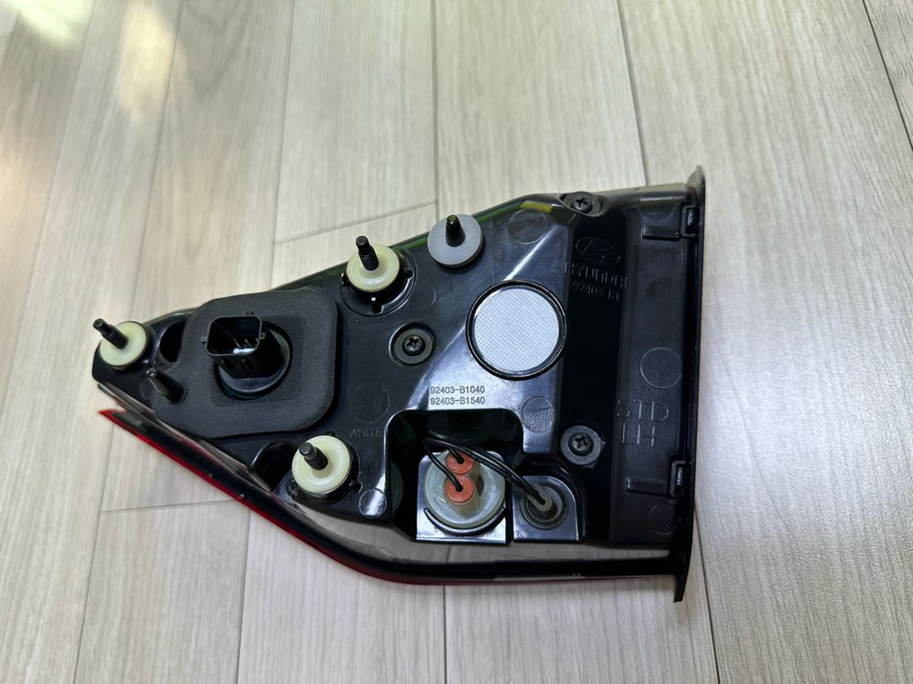 제네시스 G80 리어콤비네이션 한대분--6