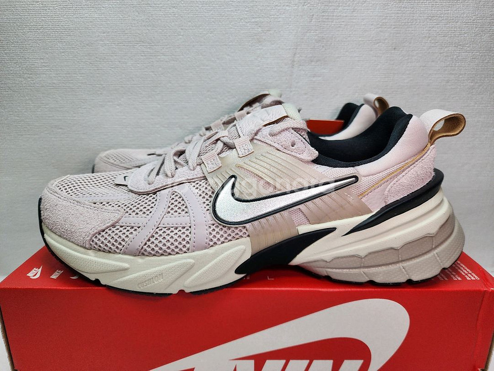 나이키 V2K런 270 새상품 정품 무료배송 네고불가--1