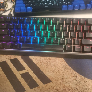 우팅60he 래피드트리거 게이밍 키보드 이미지