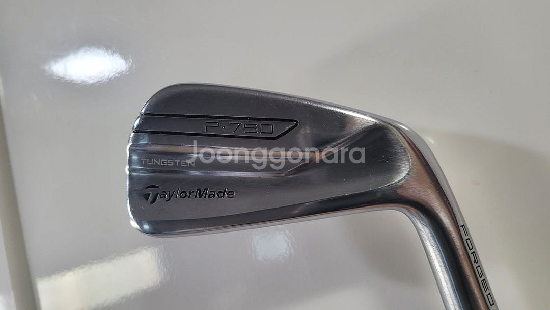테일러메이드 P790 UDI 2번 드라이빙 아이언 팝니다.--0