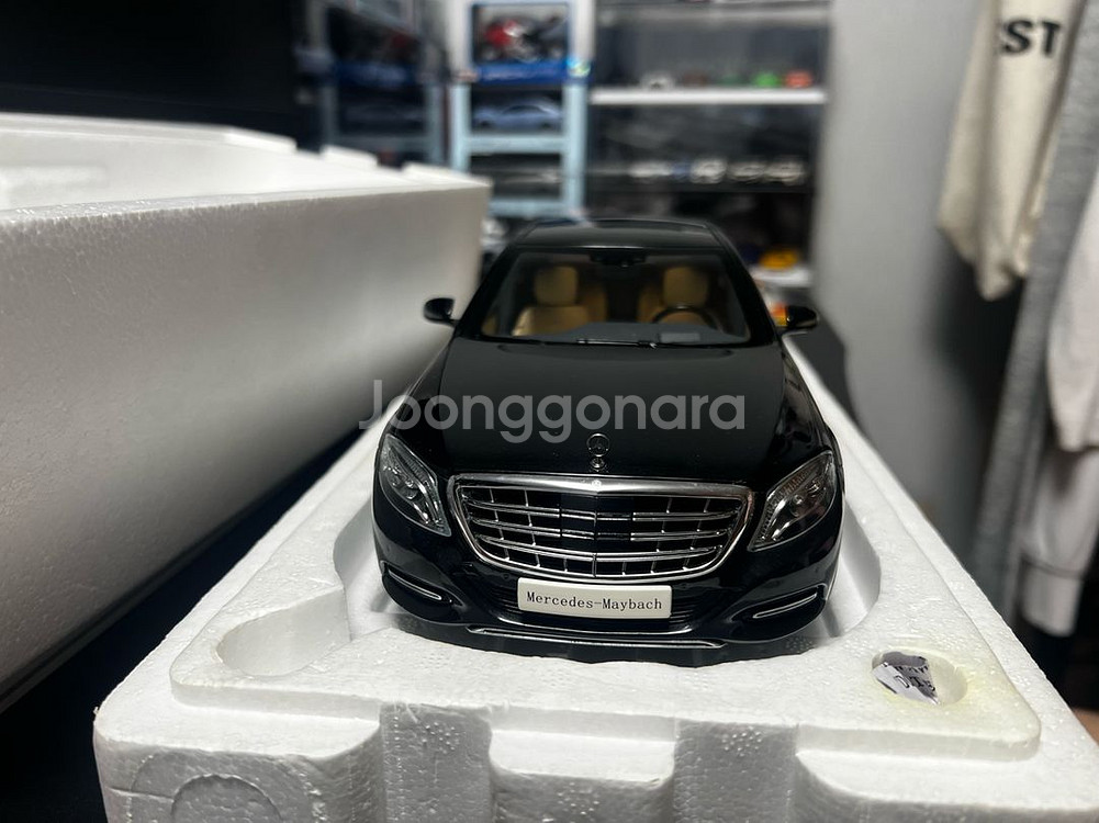 얼모스트리얼 마이바흐 S600 1:18--2