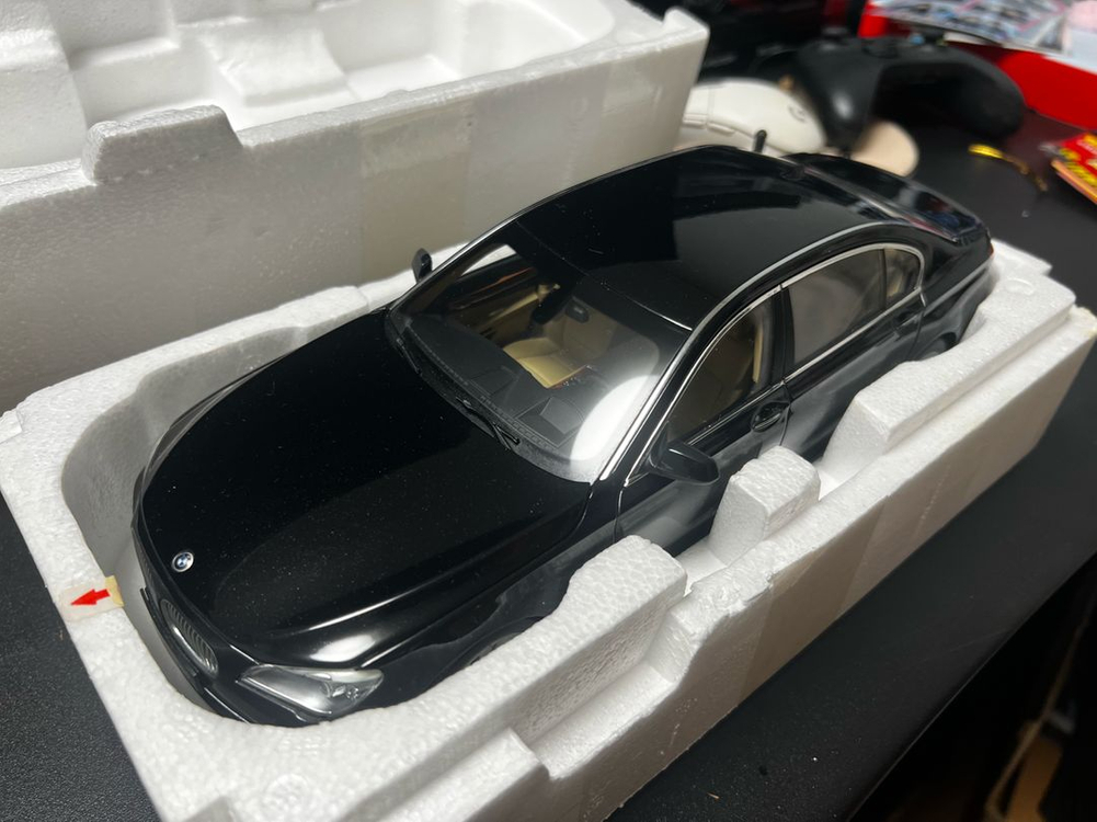 교쇼 BMW 750Li (F02) 1:18 이미지
