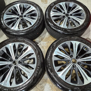 K8 18인치 순정 휠타이어 판매합니다