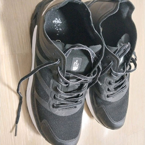 노스페이스 러닝화