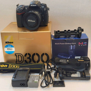 니콘정품 D300 AF35-70 1:3.3-4.5DSLR 카메라