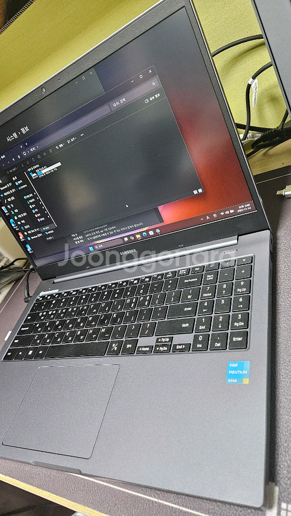 갤럭시북 플러스2 11세대펜티엄 16램 배터리92% 새것컨디션--4