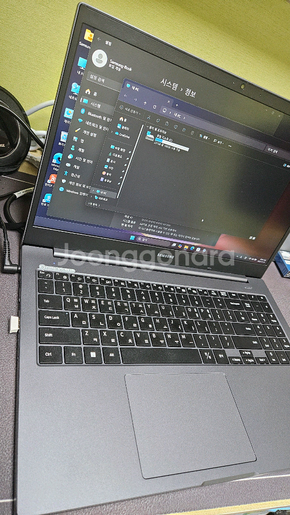 갤럭시북 플러스2 11세대펜티엄 16램 배터리92% 새것컨디션--3