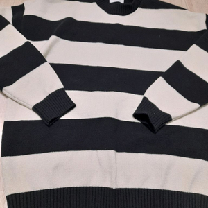 스트라이프 니트 스웨터