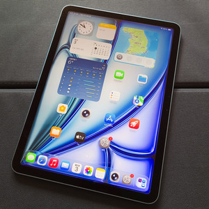 부산 아이패드 에어 M2 배터리100% 11인치 128GB 팝니다.