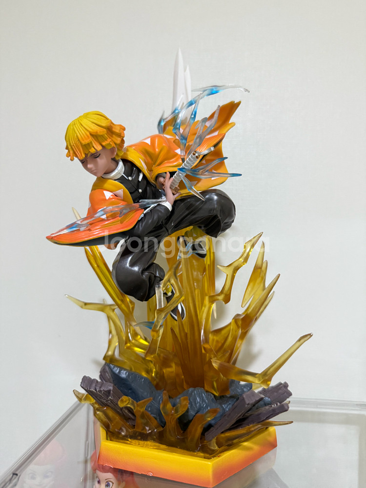 귀멸의칼날 젠이츠 피규어 팝니다!--1