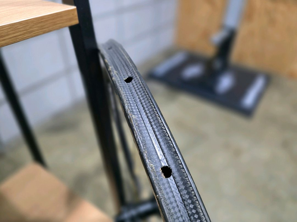 아비아브 더 뉴 에어로엑스 40 카본 디스크 튜블러 휠셋 팝니다.--3