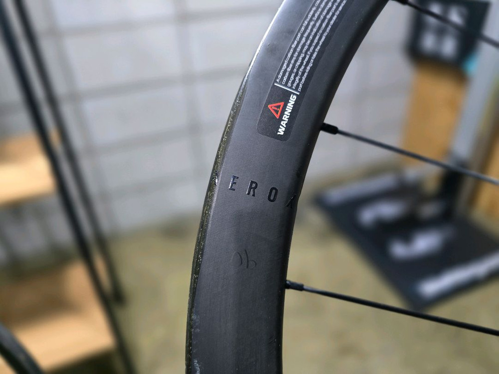 아비아브 더 뉴 에어로엑스 40 카본 디스크 튜블러 휠셋 팝니다.--5